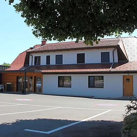 Glamping Pec - Halfboard * Maribor